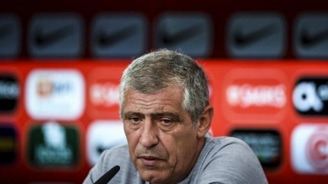 Pelatih Portugal Fernando Santos saat melakukan jumpa pers. PATRICIA DE MELO MOREIRA / AFP