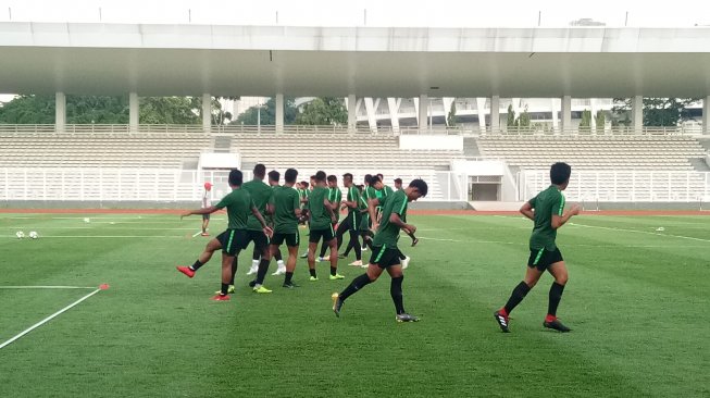 Latihan timnas Indonesia U-23 di stadion Madya, Senayan. (Suara.com/Adie Prasetyo) 