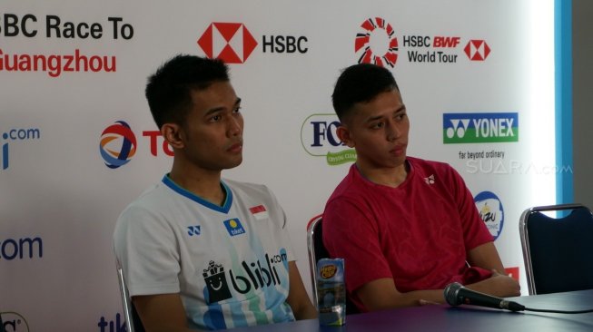 Pasangan ganda putra Indonesia, Fajar Alfian/Muhammad Rian Ardianto, memenangi babak pertama Indonesia Open 2019 melawan Liu Cheng/Huang Kai Xiang (China) di Istora Senayan, Jakarta, Rabu (17/7). [Suara.com/Arief Apriadi]