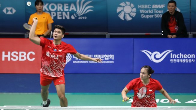 Pasangan ganda campuran Indonesia, Praveen Jordan/Melati Daeva Oktavianti, melaju ke babak kedua Korea Open 2019 usai menaklukkan pasangan Inggris, Marcus Ellis/Lauren Smith, di babak pertama pada Selasa (24/9). [Humas PBSI]