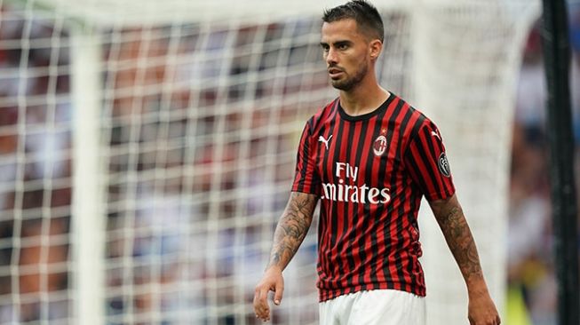 Winger AC Milan, Suso resmi dipinjamkan ke Sevilla. [Laman resmi AC Milan]