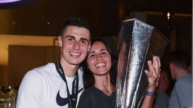 Kepa Arrizabalaga bersama sang mantan pacar, Andrea Perez. (Instagram/andreaperez.23)