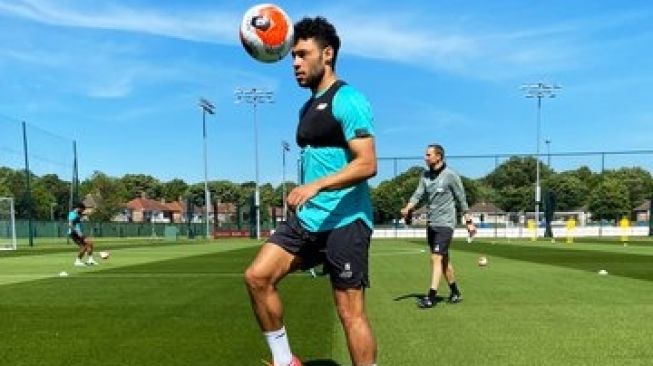 Gelandang serang Liverpool, Alex Oxlade-Chamberlain berlatih di pusat latihan klub di Melwood, Liverpool, Inggris, Rabu (20/5/2020). [Laman resmi Liverpool]