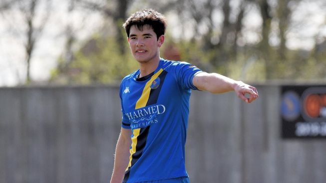 Elkan Baggott berseragam King's Lynn Town. (Twitter/@officialKLtown)