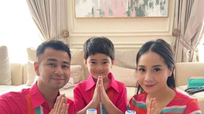 Raffi Ahmad, Rafathar dan Nagita Slavina. (Instagram/@raffinagita1717)