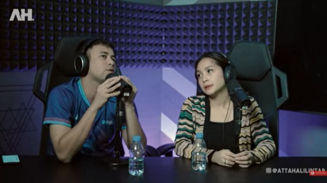 Raffi Ahmad dan Nagita Slavina. (YouTube/Atta Halilintar)