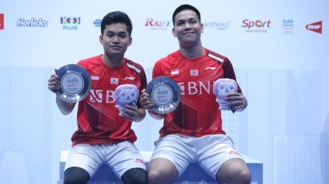 Ganda putra Leo Rolly Carnando/Daniel Marthin menjuarai turnamen BWF Super 500 Singapore Open 2022, Minggu. (dokumentasi PP PBSI)