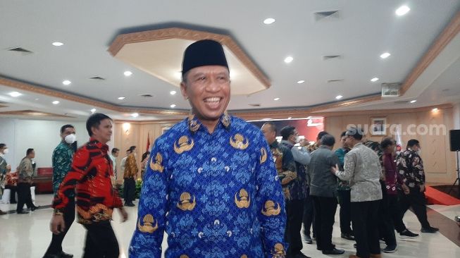 Menpora Zainudin Amali saat ditemui di Gedung Kemenpora (Suara.com/Adie Prasetyo Nugraha).