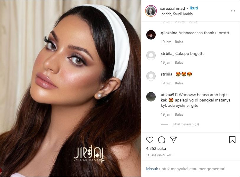 Potret close up Sarah Ahmad yang dibilang mirip Ariana Grande. (Instagram/saraaaahmad)