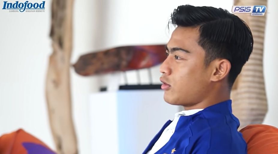 Pratama Arhan ceritakan pengalamannya di Piala AFF 2020 lalu. (YouTube/PSIS Official)